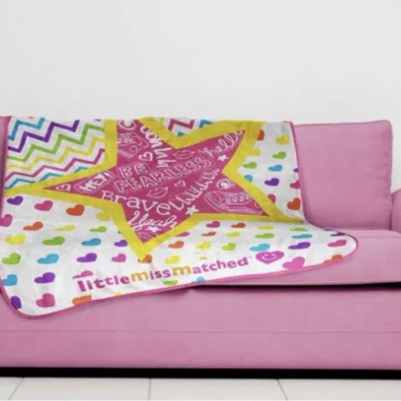 Little Miss Matched 'Be Fearless' Star Microfiber 46" x 60" Throw. - Picture 4 of 10